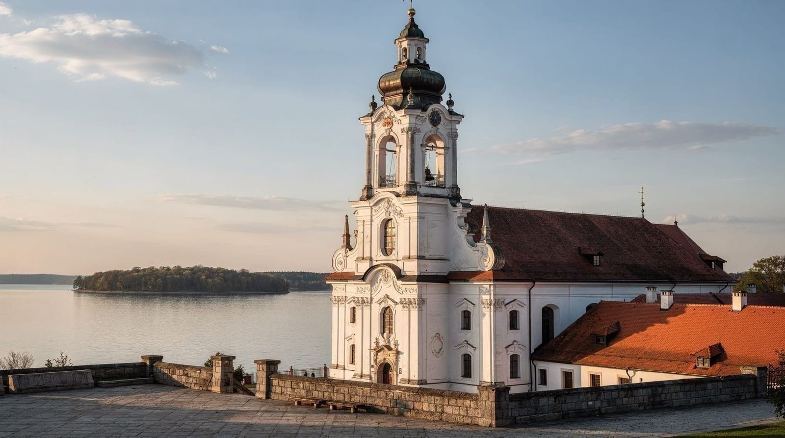 Vilnius: Kaunas rumsiskes pazaislis full day