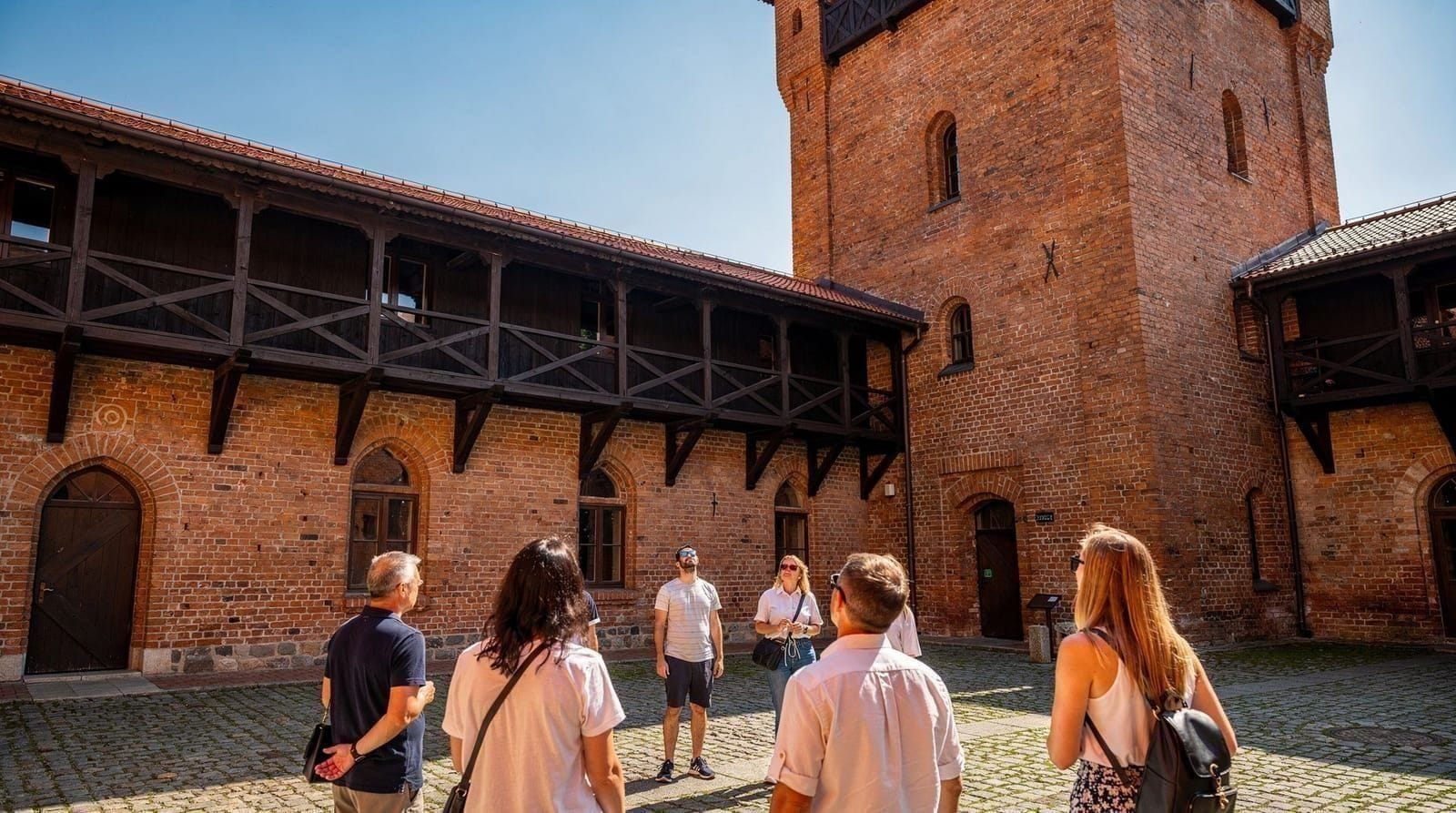 Trakai Castle tour: which day trip to book from Vilnius — Compare the best Trakai Castle day trips from Vilnius — minibus, sightseeing, pr